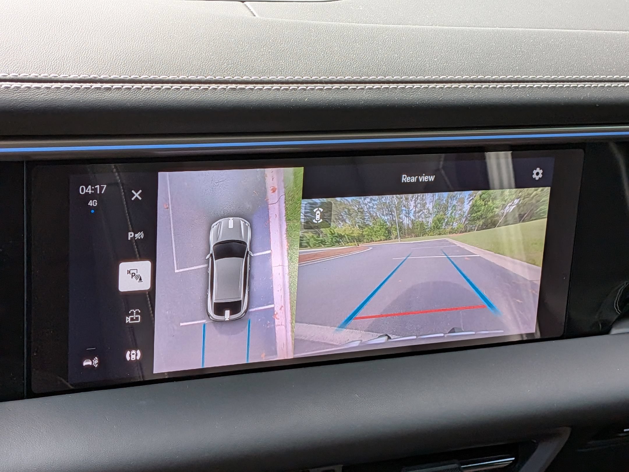 Certified 2025 Porsche Macan Electric RWD image 17