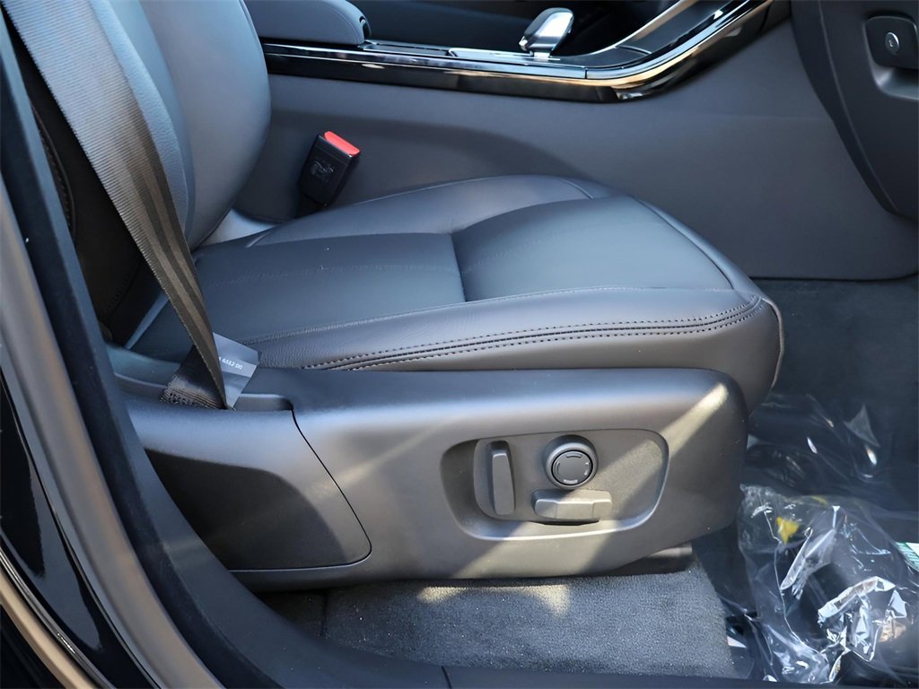 New 2026 Land Rover Range Rover Velar Dynamic SE image 11