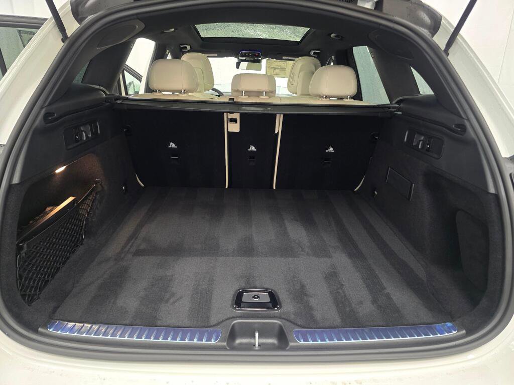 New 2026 Mercedes-Benz GLC 300 4MATIC image 11