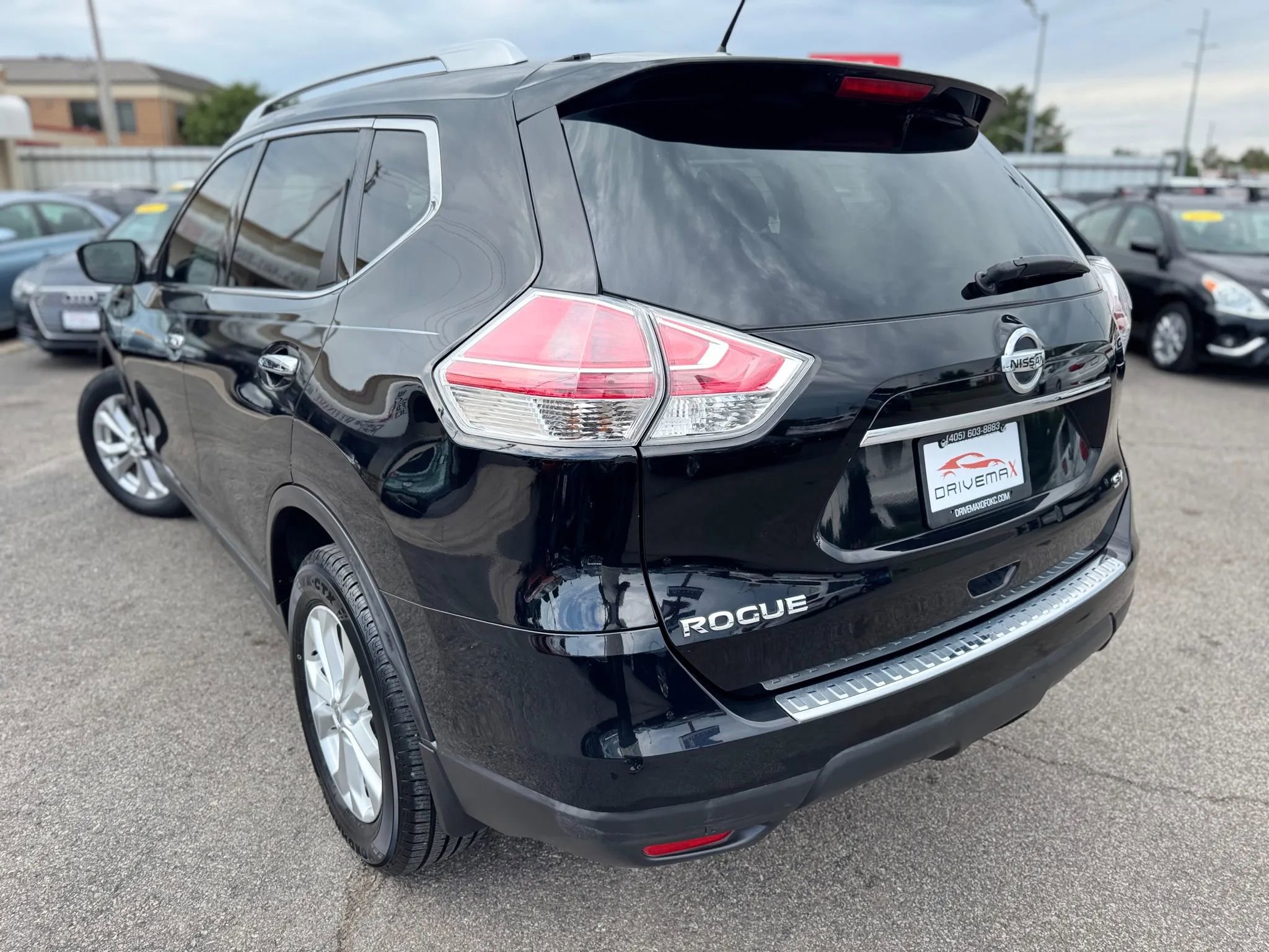 Used 2015 Nissan Rogue SV image 5
