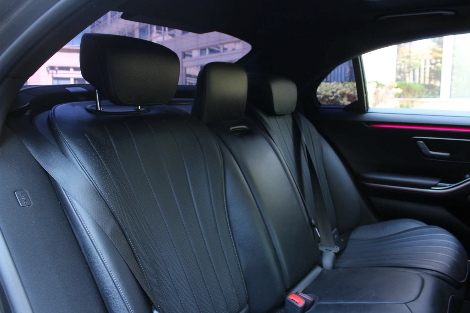 Used 2022 Mercedes-Benz S 580 4MATIC Sedan w/ AMG Line Package image 24