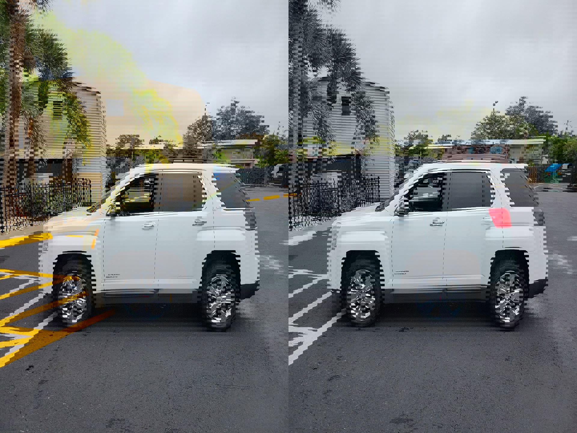 Used 2015 GMC Terrain SLT w/ Chrome Edition image 9