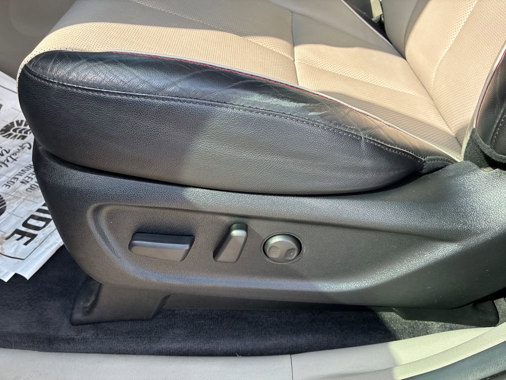 Used 2019 Kia Sedona EX image 11