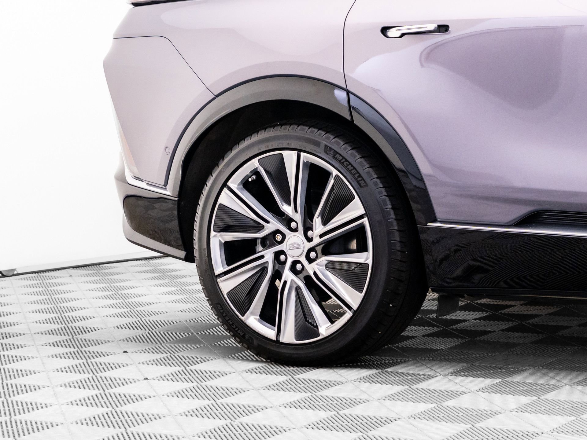 Certified 2025 Cadillac Lyriq Luxury w/ LPO, Floor Liner Package image 41