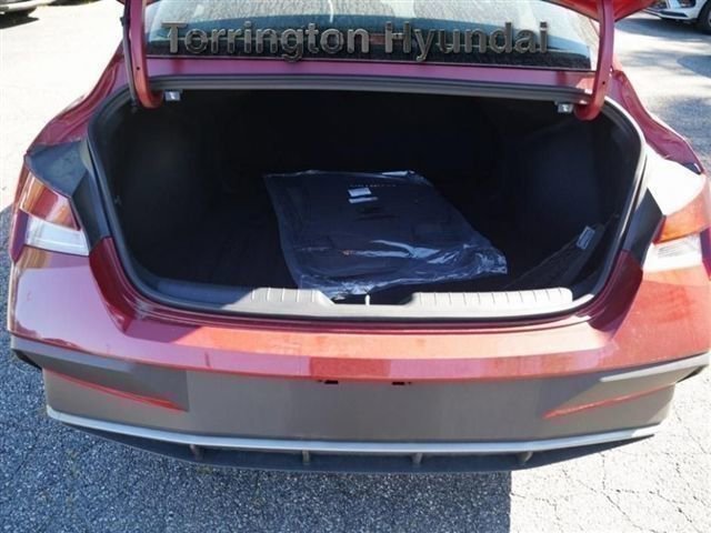 New 2025 Hyundai Elantra Sport image 12