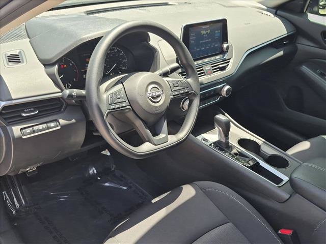 Certified 2025 Nissan Altima 2.5 S FWD image 10