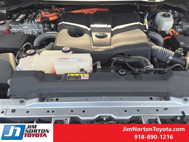 Used 2023 Toyota Sequoia Capstone AWD/4WD image 34