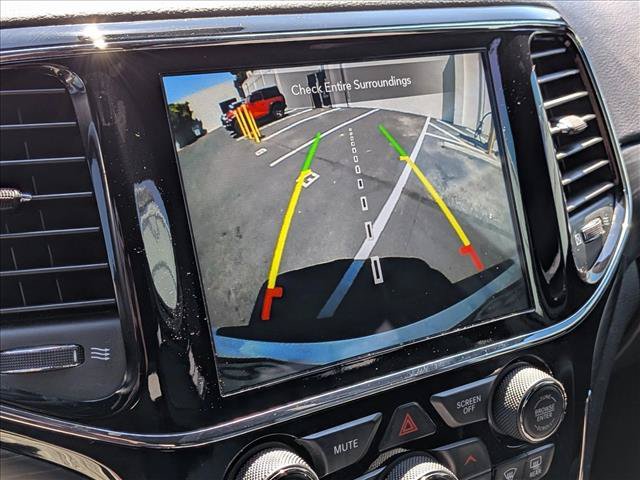 Used 2020 Jeep Grand Cherokee Altitude AWD/4WD image 15