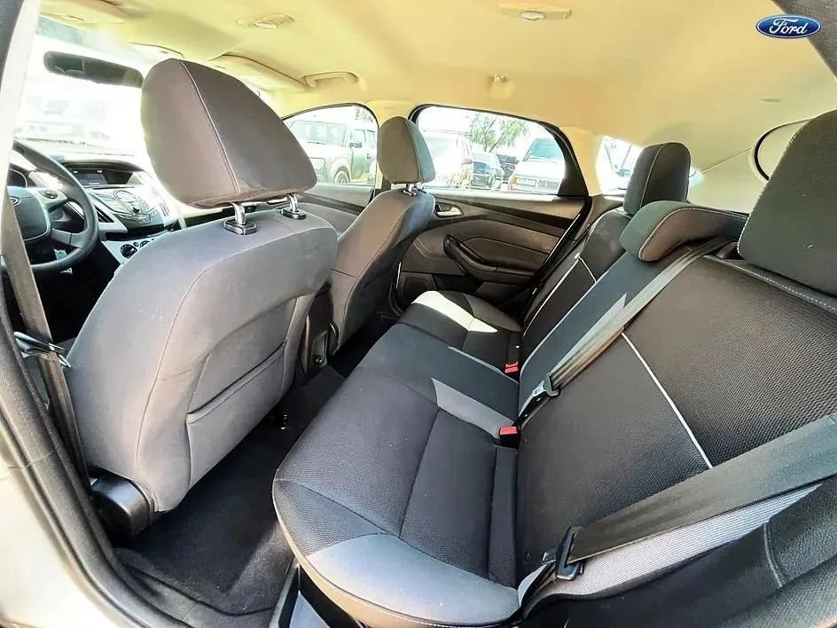 Used 2014 Ford Focus SE FWD image 12