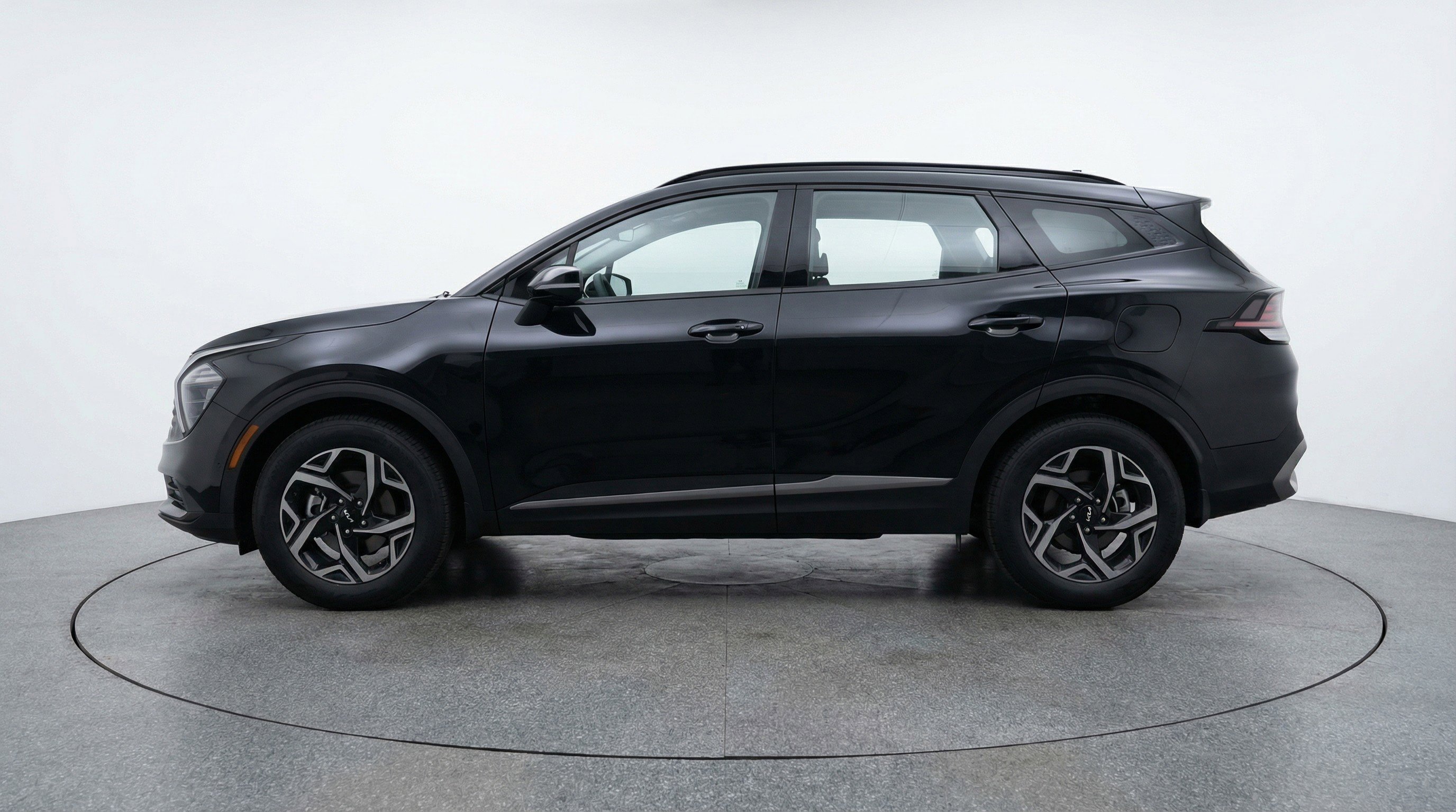 Used 2025 Kia Sportage LX FWD image 5