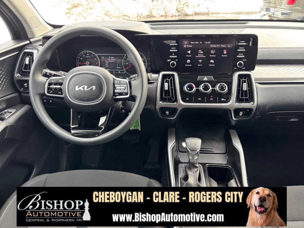 Used 2023 Kia Sorento LX image 36