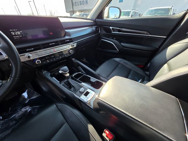 Used 2025 Kia Telluride S FWD image 24
