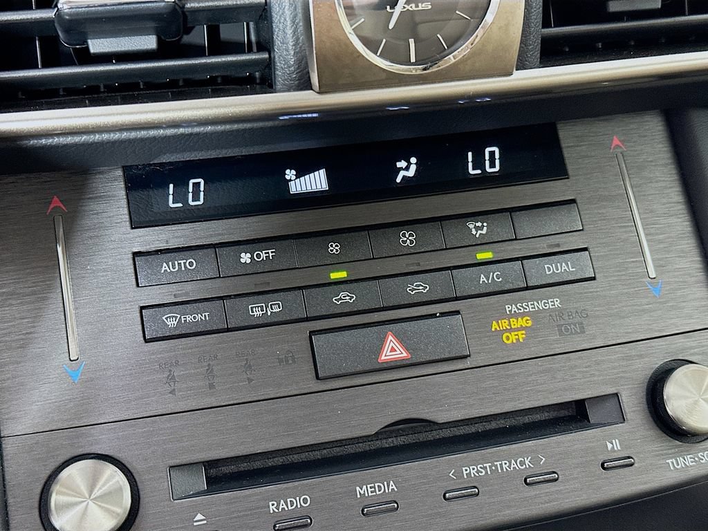 Used 2019 Lexus IS 300 AWD image 18