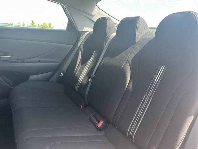 Used 2023 Hyundai Elantra SEL image 27