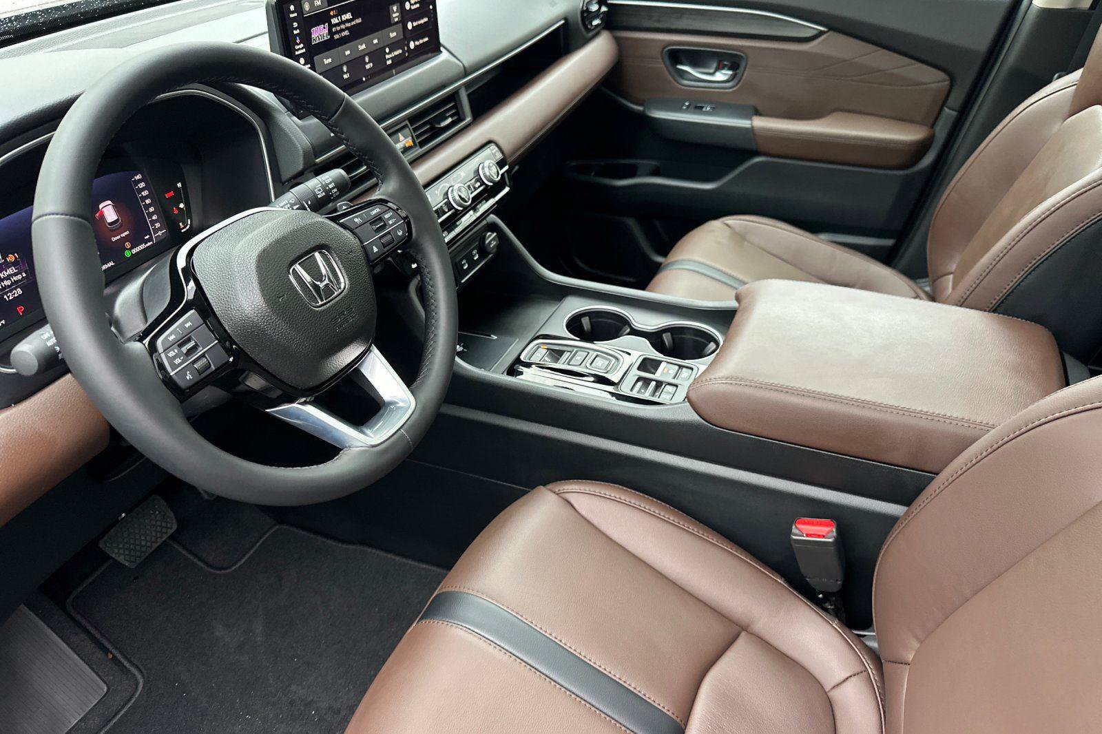 New 2026 Honda Pilot Touring image 9