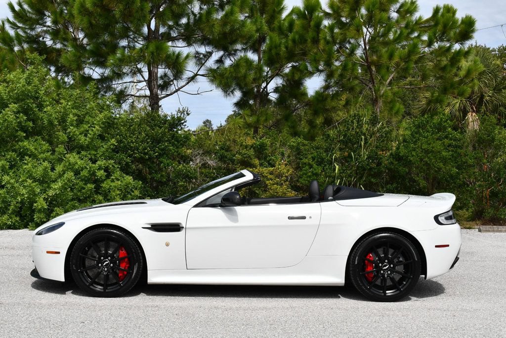 Used 2017 Aston Martin V12 Vantage S RWD image 24