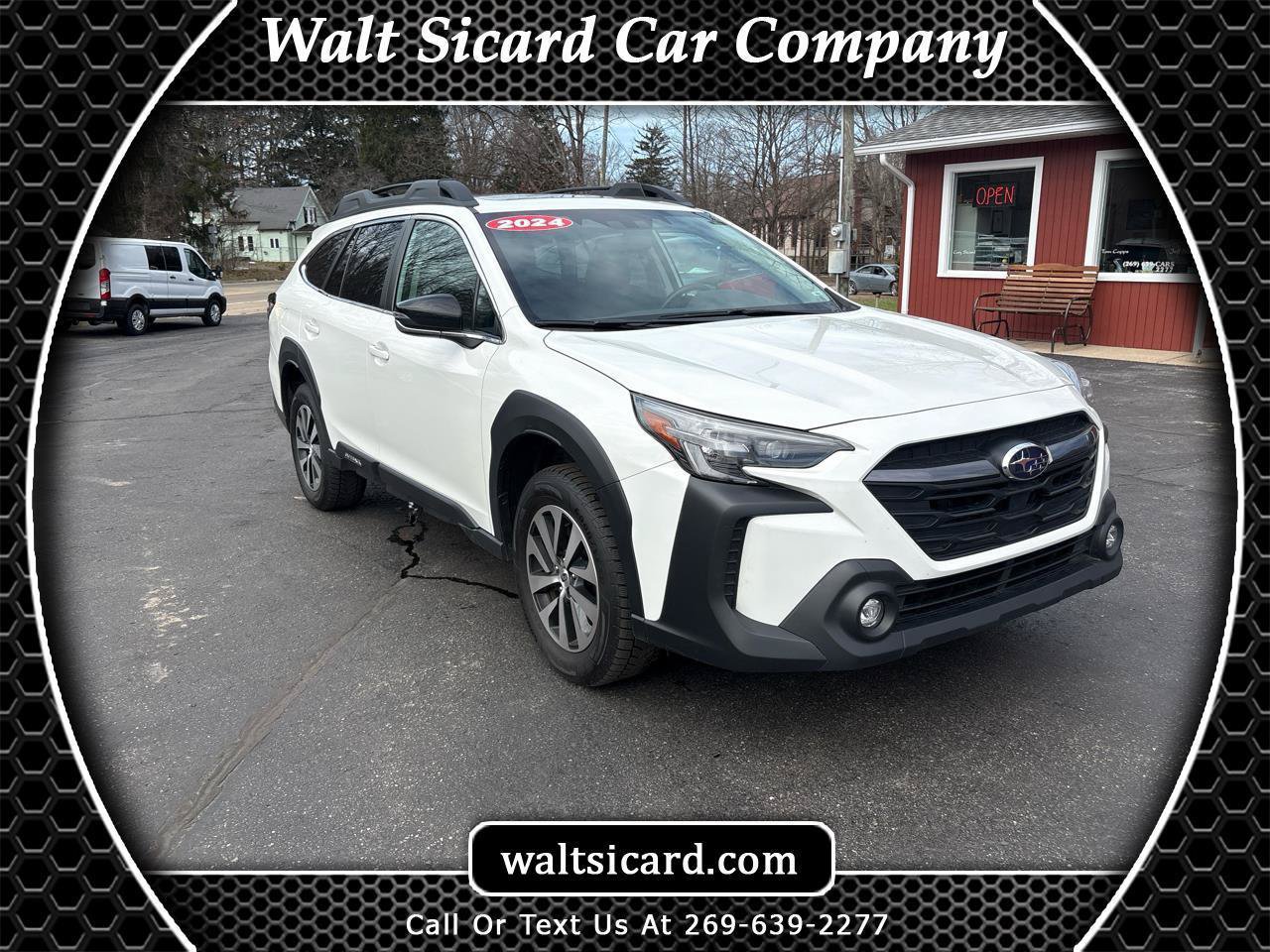 Used 2024 Subaru Outback Premium AWD/4WD image 1
