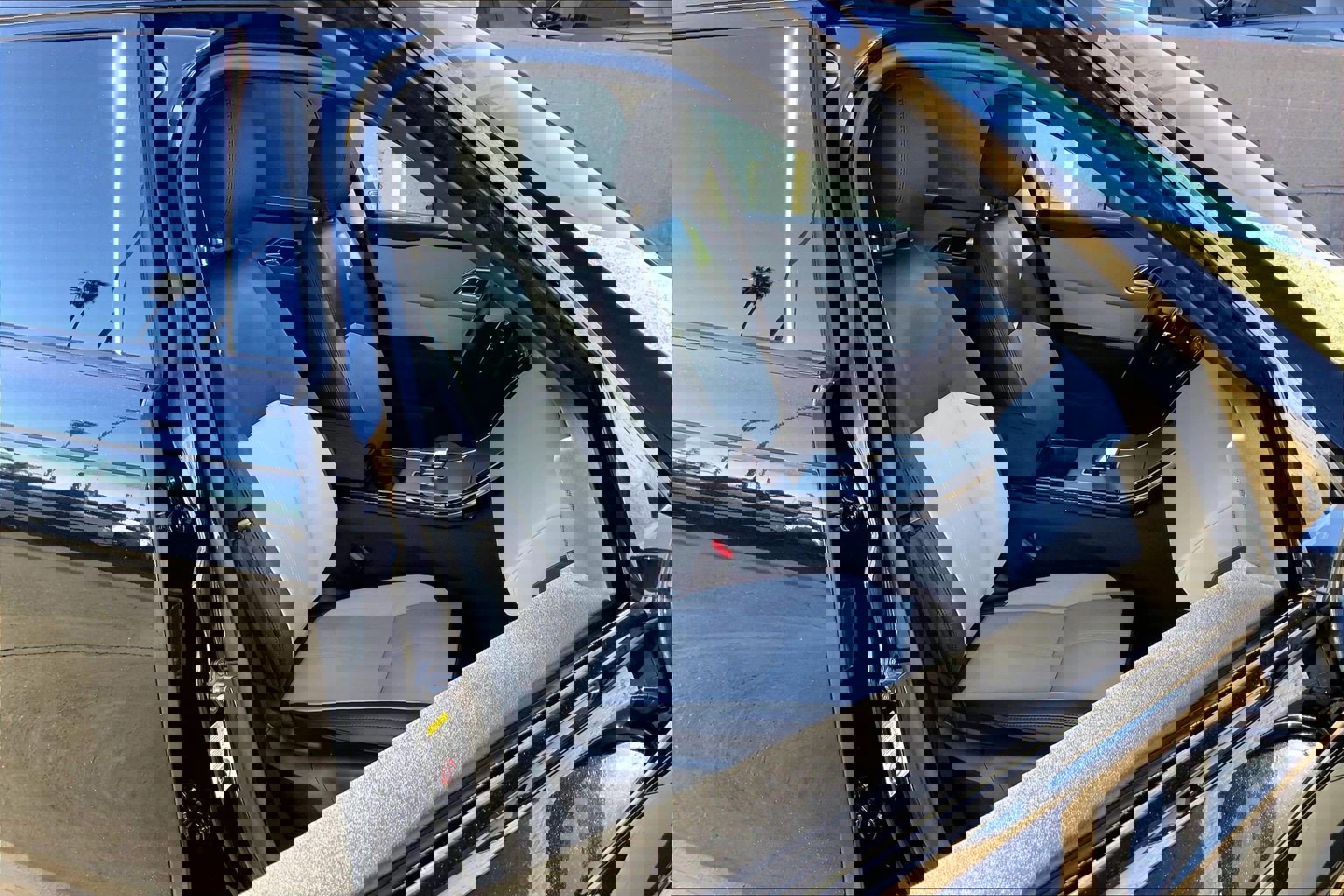 Used 2025 Land Rover Range Rover Velar S image 7