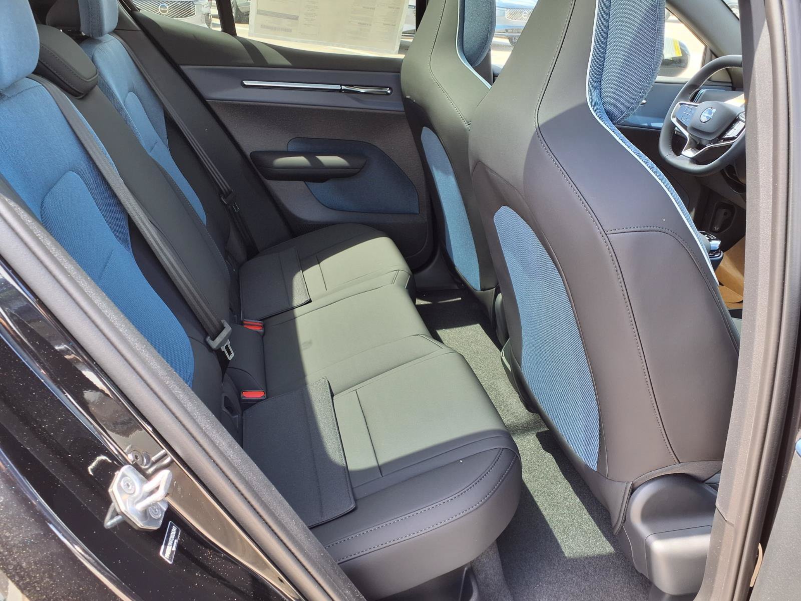 New 2026 Volvo EX30 Plus w/ Protection Package Premier AWD/4WD image 10