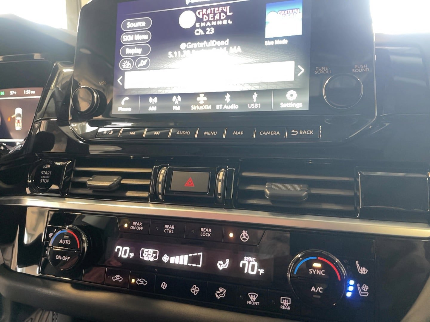 Used 2025 Nissan Pathfinder Platinum AWD/4WD image 13