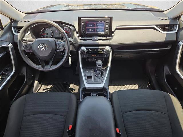Used 2021 Toyota RAV4 LE AWD/4WD image 16