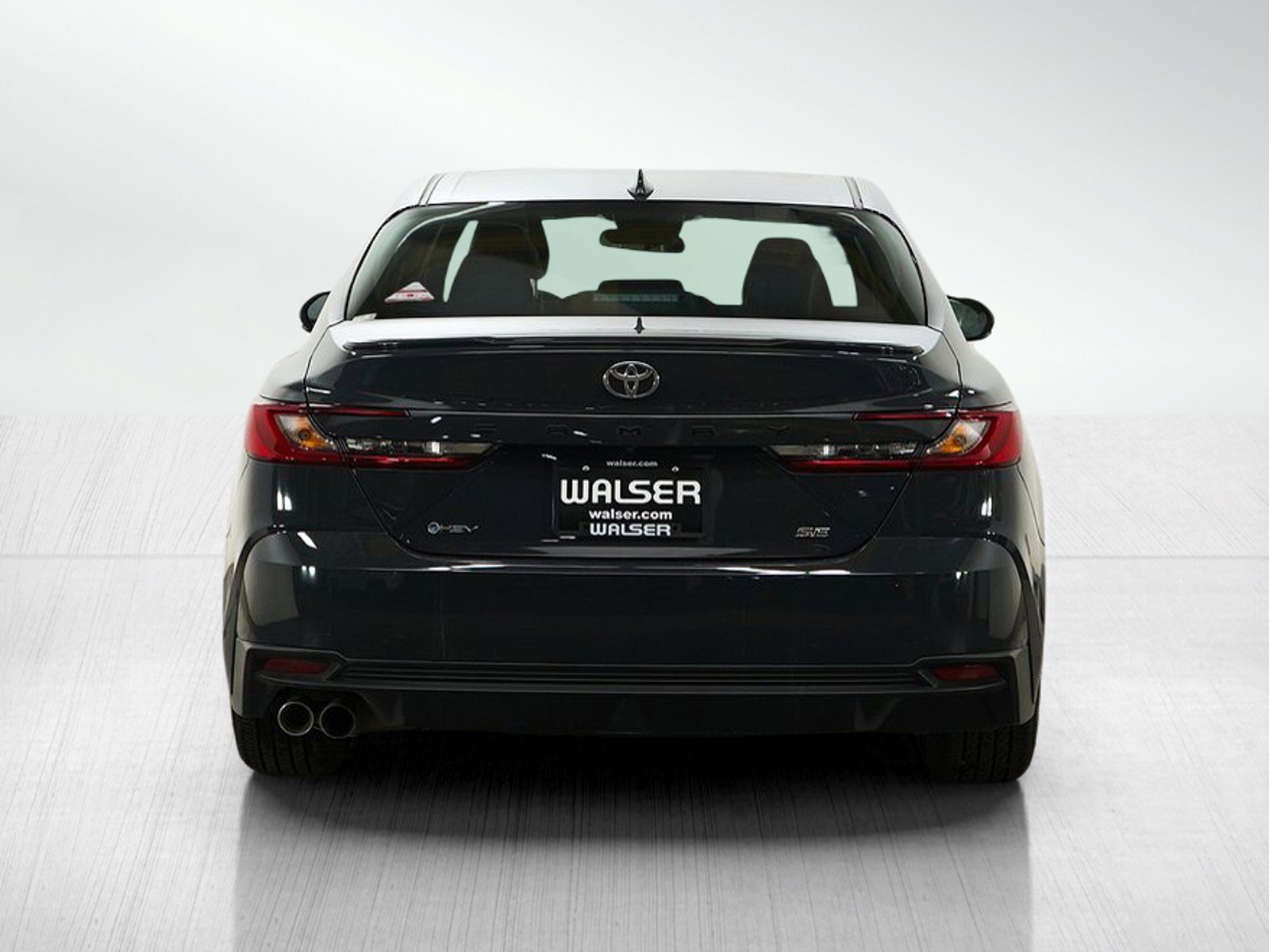 Used 2025 Toyota Camry SE image 4