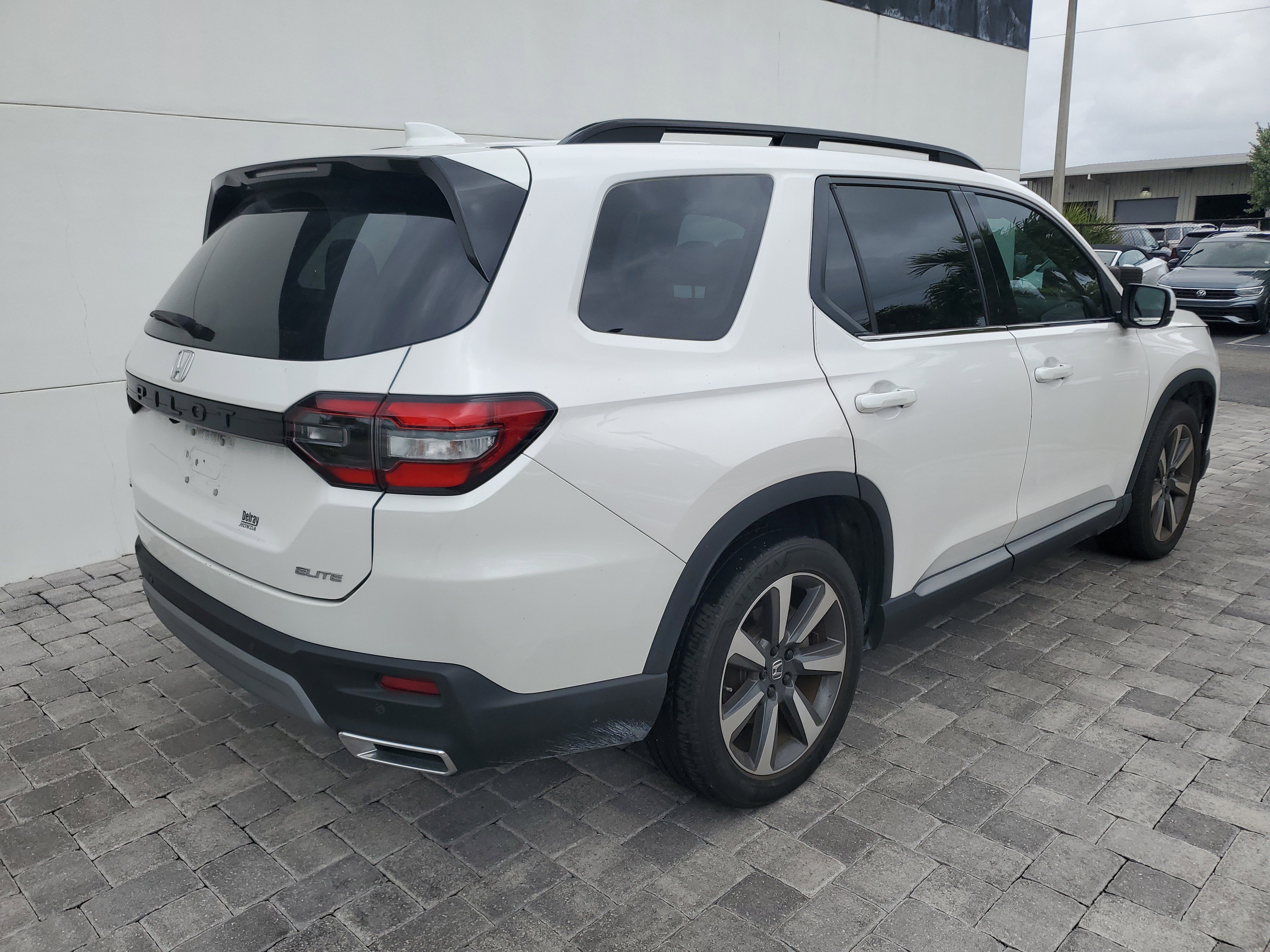 Used 2024 Honda Pilot Elite image 5