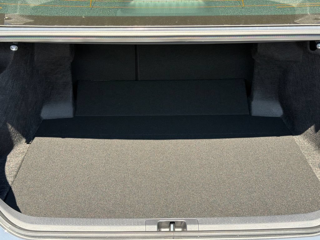 New 2026 Toyota Camry Hybrid FWD image 18