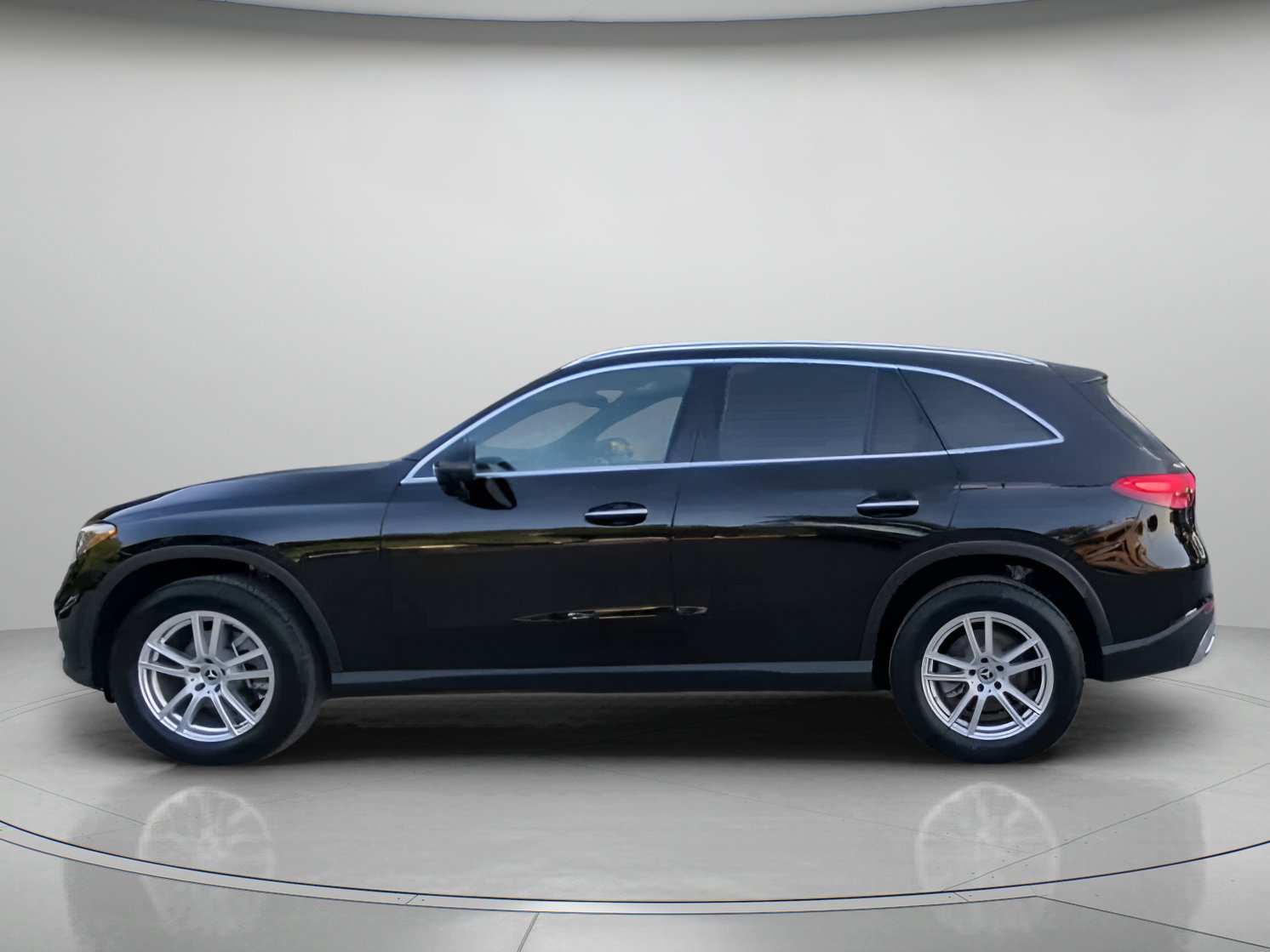 Used 2025 Mercedes-Benz GLC 300 image 17