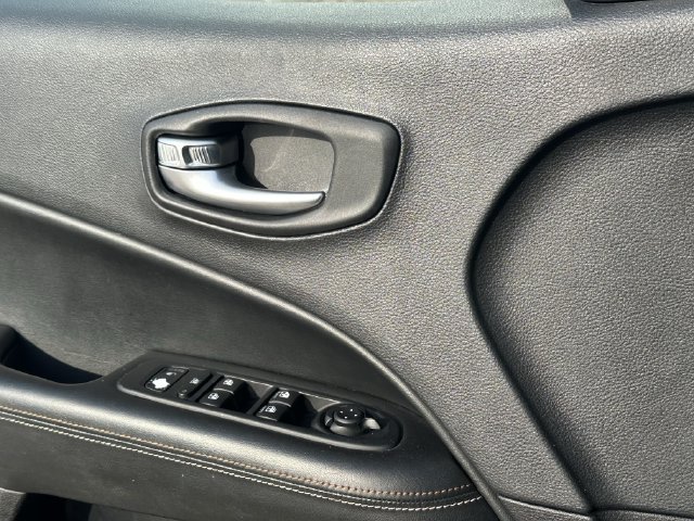 Used 2019 Jeep Compass Latitude w/ Popular Equipment Group AWD/4WD image 25
