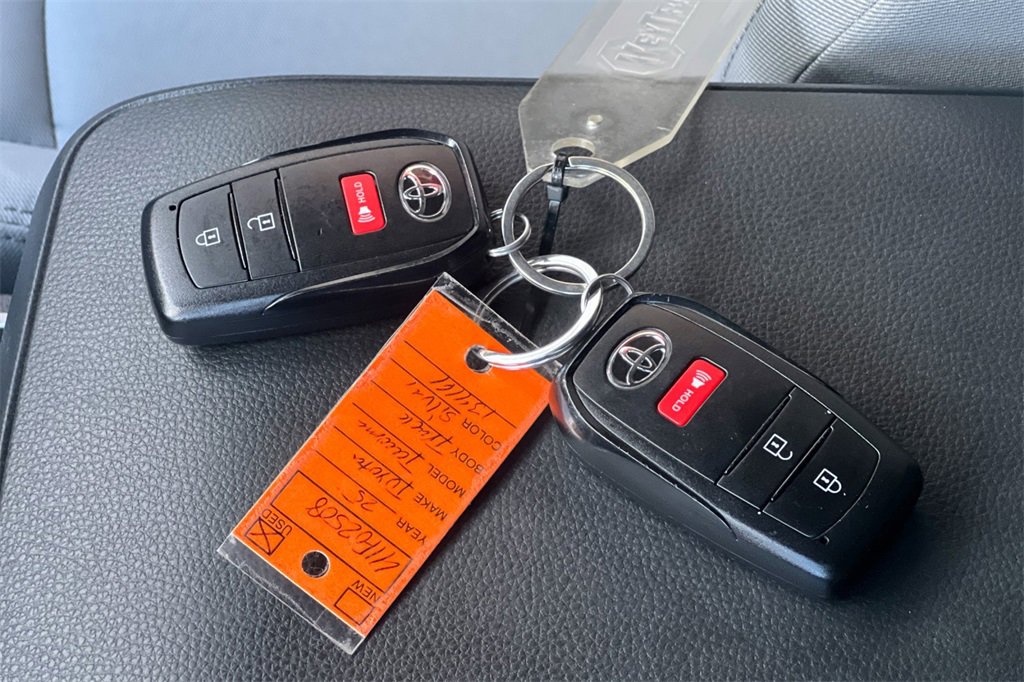 Used 2025 Toyota Tacoma SR5 image 12