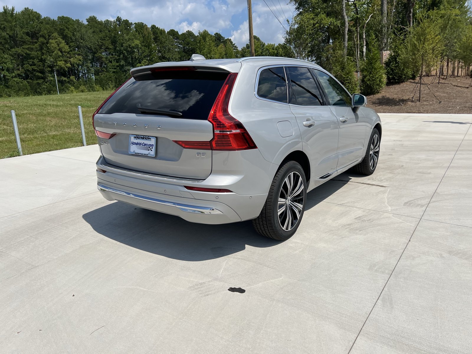 Used 2023 Volvo XC60 B5 Plus w/ Protection Package Premier FWD image 8
