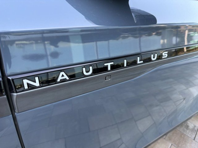 New 2026 Lincoln Nautilus Premier w/ Jet Appearance Package AWD/4WD image 8