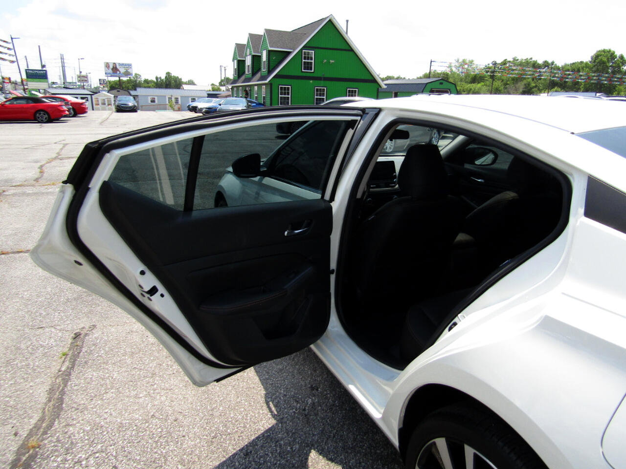 Used 2021 Nissan Altima 2.5 SR w/ SR Premium Package image 20