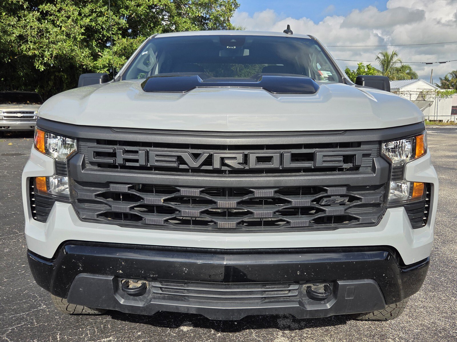 Used 2025 Chevrolet Silverado 1500 Custom Trail Boss w/ Dark Appearance Package AWD/4WD image 8