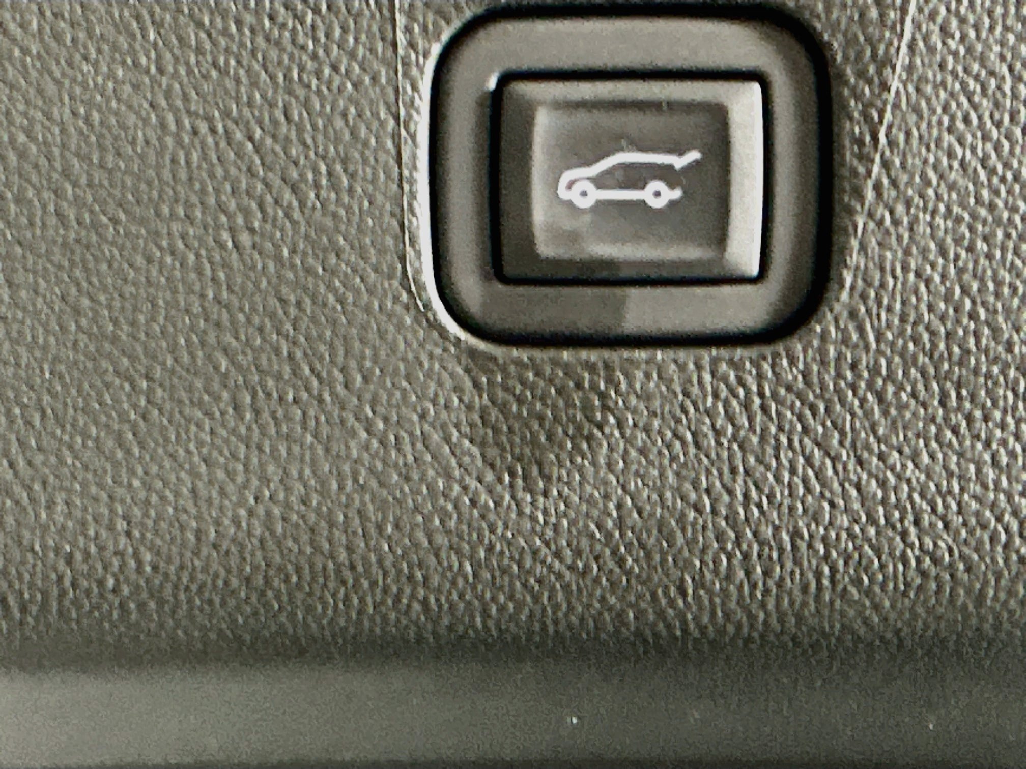 Used 2023 Buick Enclave Essence FWD image 30