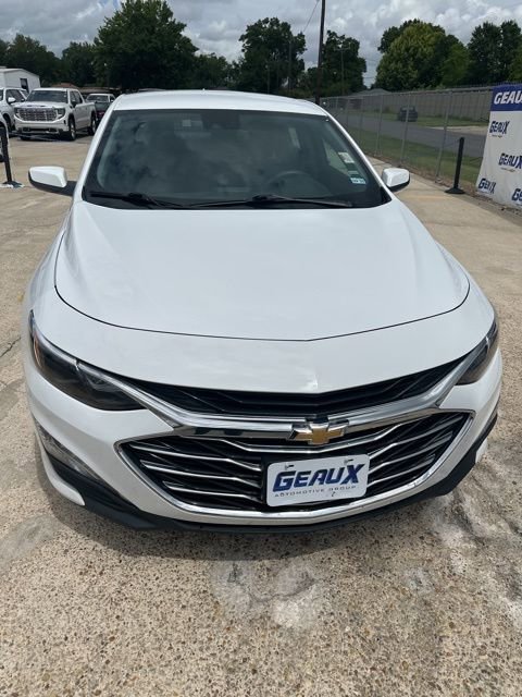 Used 2025 Chevrolet Malibu LT FWD image 2