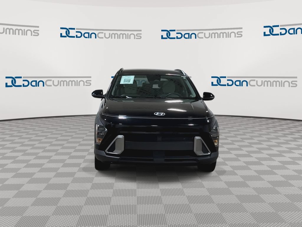 Used 2024 Hyundai Kona SEL FWD image 4