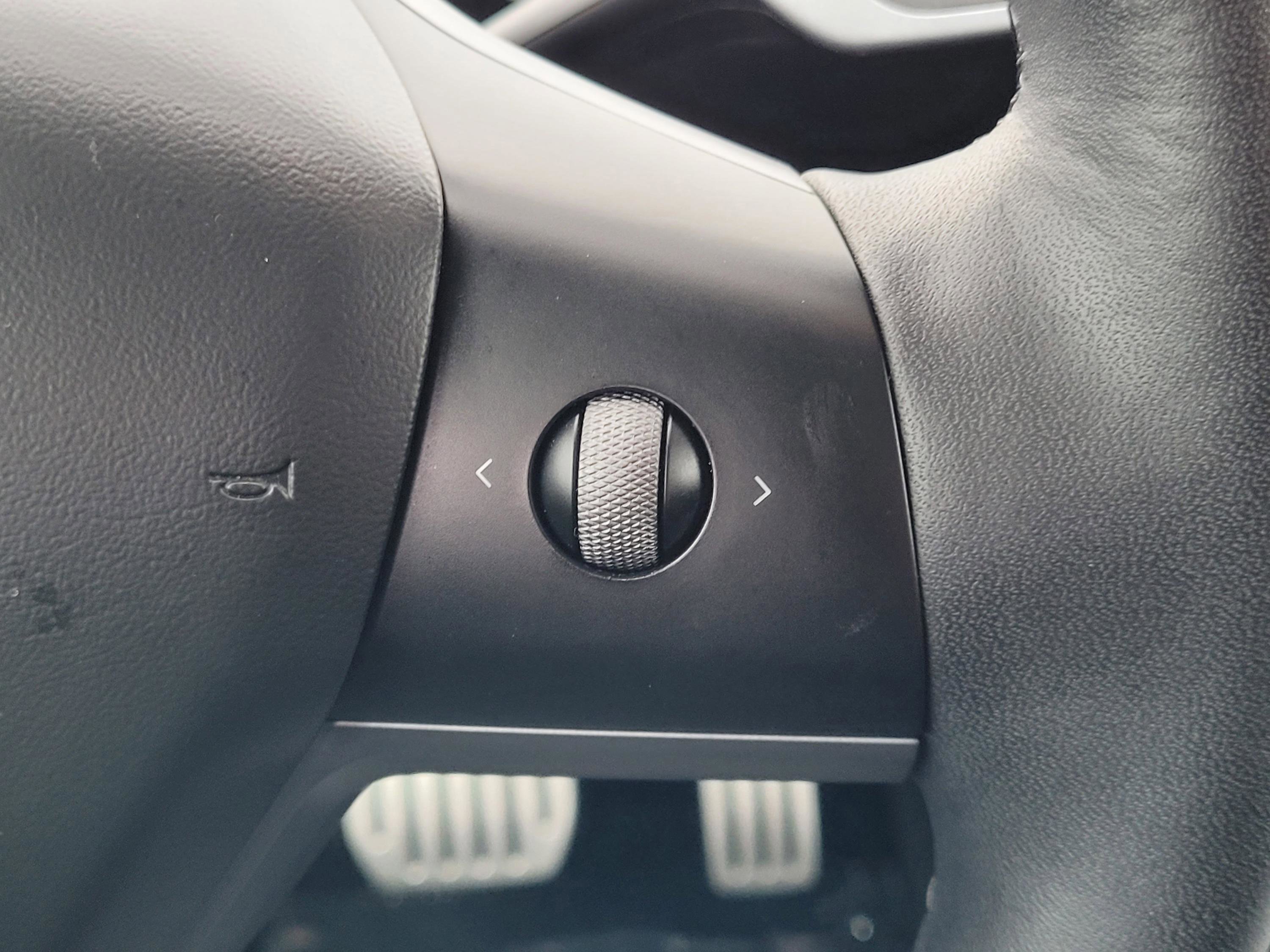 Used 2022 Tesla Model Y Performance image 12