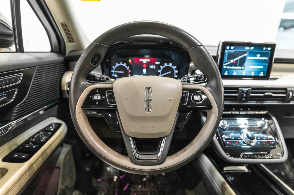 Used 2021 Lincoln Corsair AWD w/ Premium Package image 16