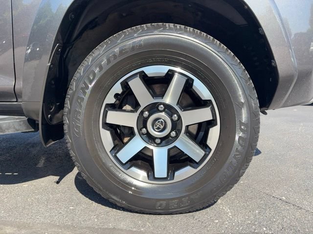 Used 2022 Toyota 4Runner TRD Off-Road Premium w/ Moonroof Package AWD/4WD image 18
