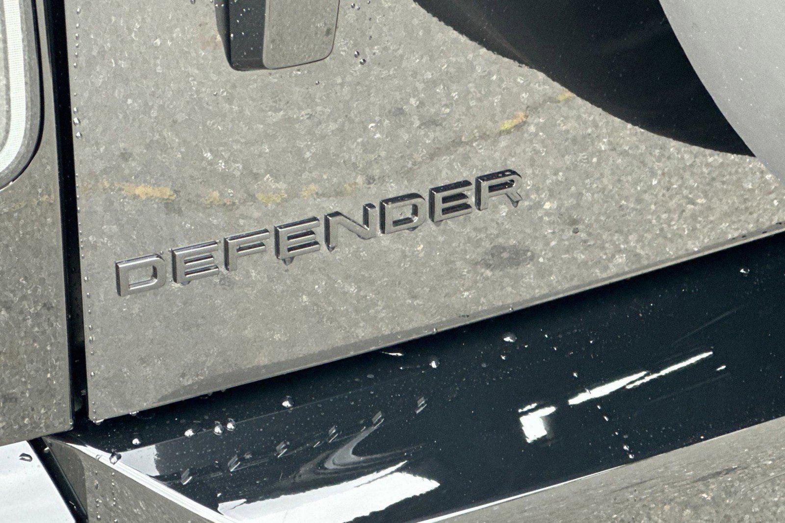 New 2026 Land Rover Defender 90 V8 image 18