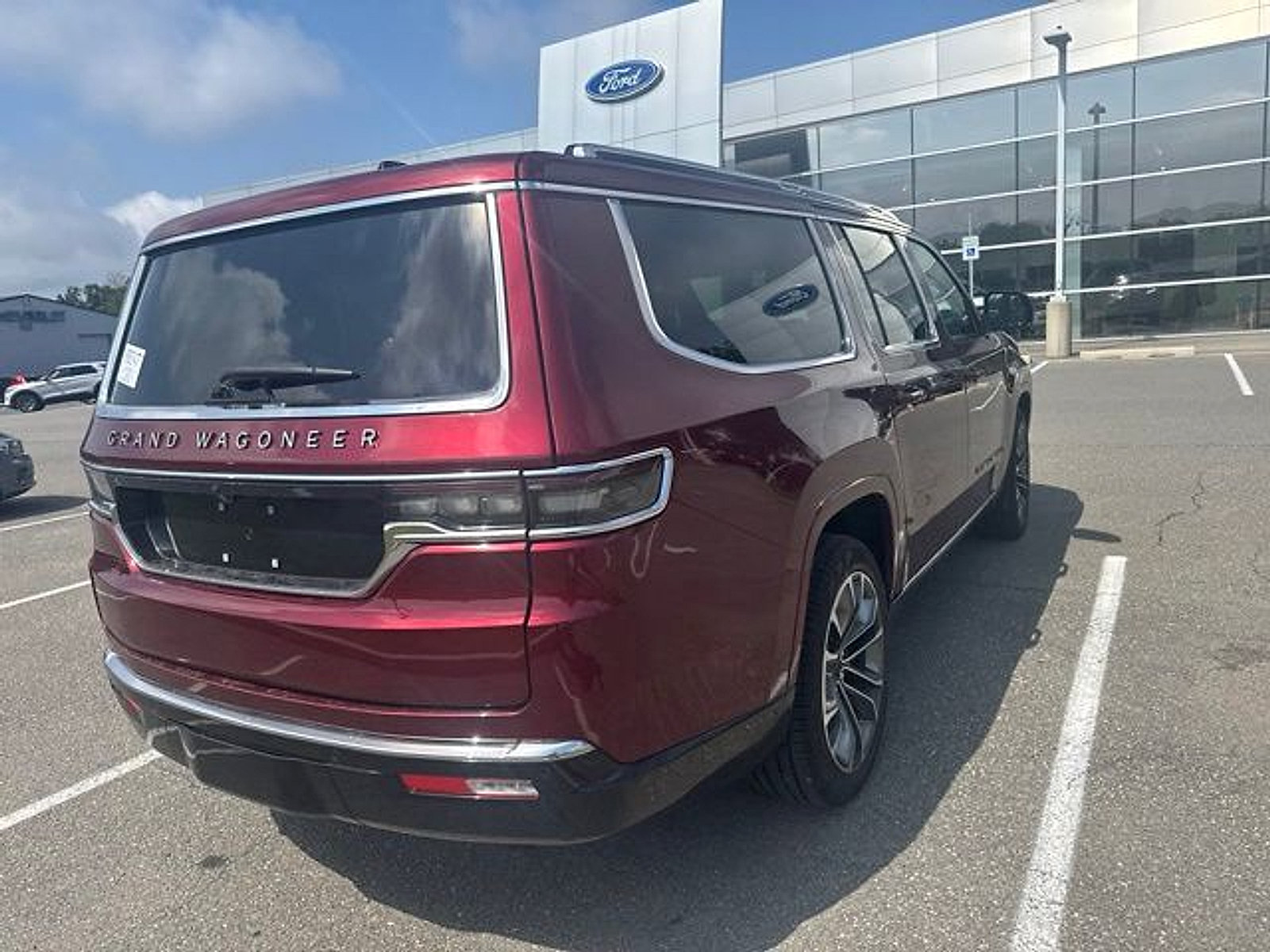 Used 2025 Jeep Grand Wagoneer L Series III AWD/4WD image 14