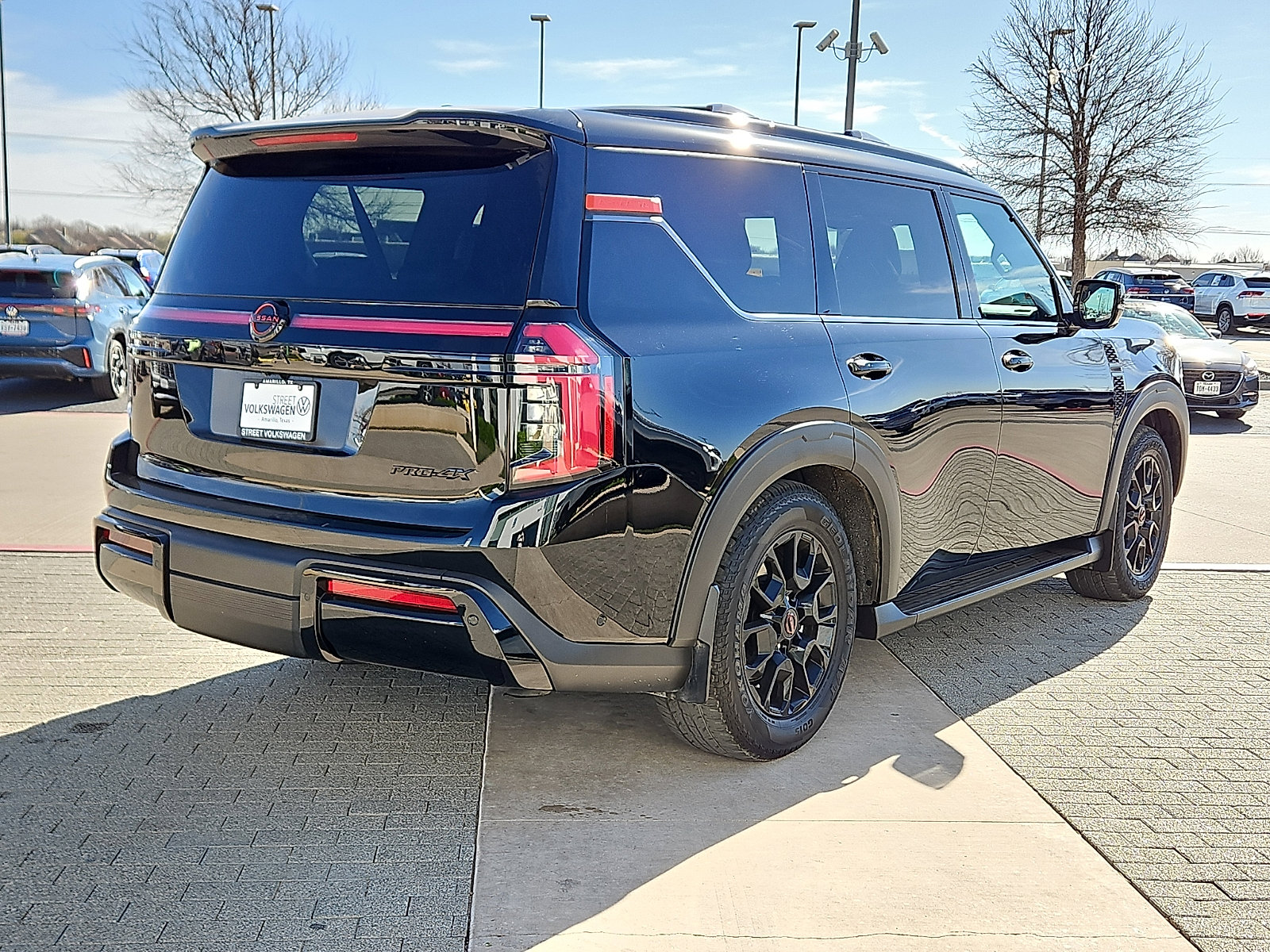 Used 2025 Nissan Armada PRO-4X image 3