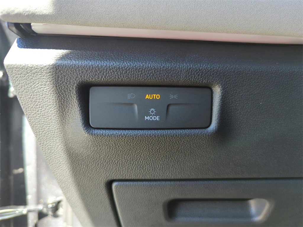 New 2026 Volkswagen Tiguan SE R-Line image 35