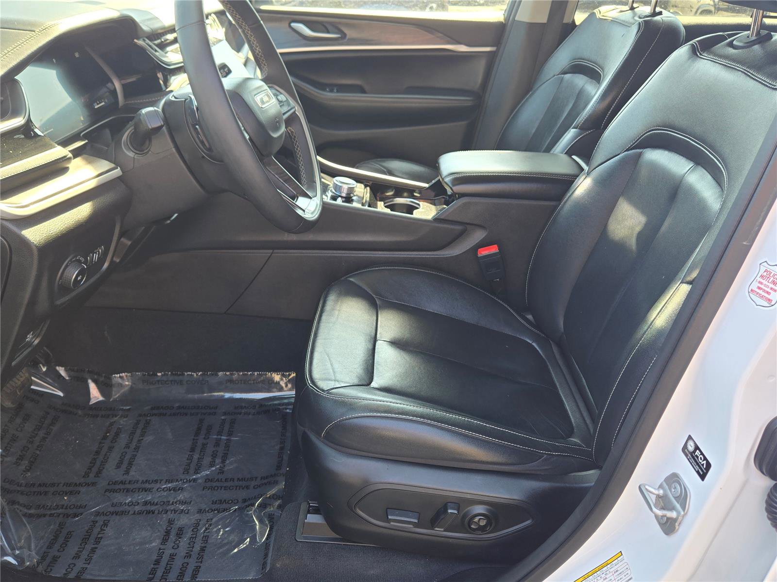 Used 2023 Jeep Grand Cherokee Limited AWD/4WD image 18