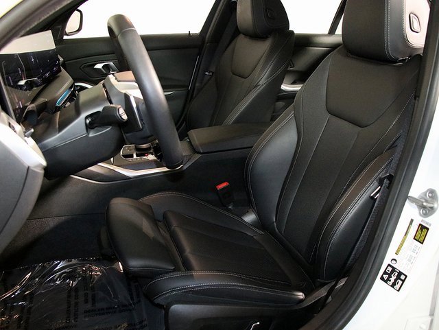 Used 2025 BMW 330i xDrive Sedan image 4