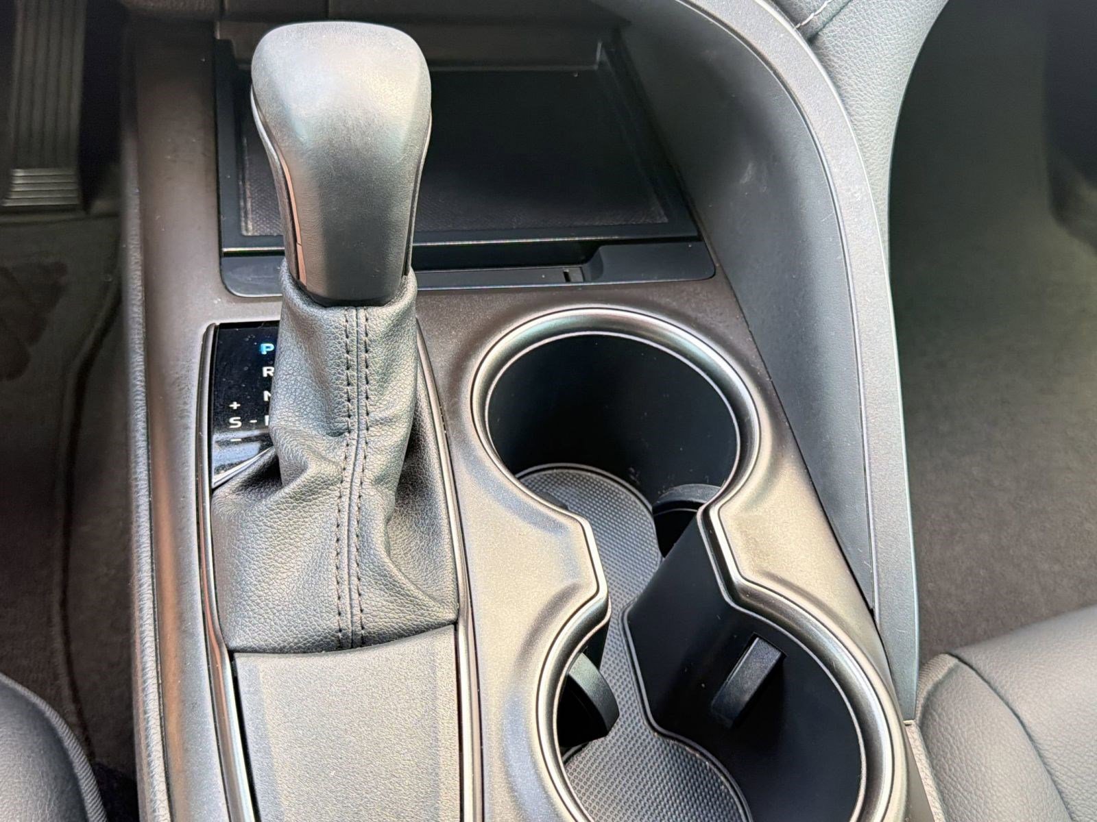 Certified 2021 Toyota Camry SE image 24