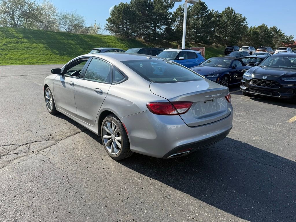 Used 2016 Chrysler 200 S w/ Comfort Group FWD image 2