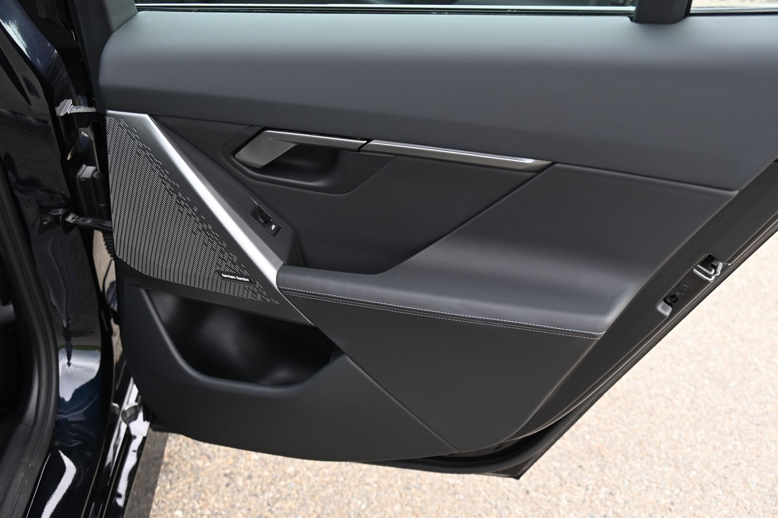 Certified 2025 BMW i5 eDrive40i w/ M Sport Package image 17